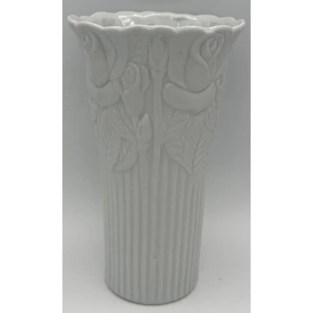 Vase White Ribbed Ceramic Raised Rose Embossed Planter 8